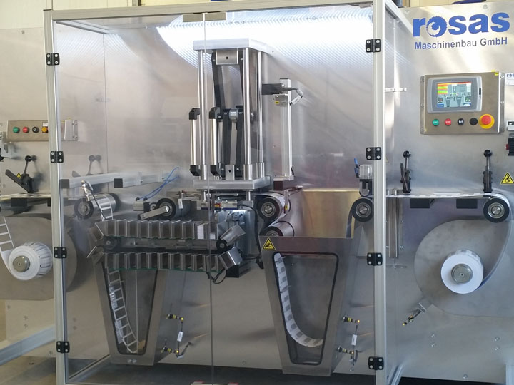 Pharma Codekarten Stanz und Stack Maschine